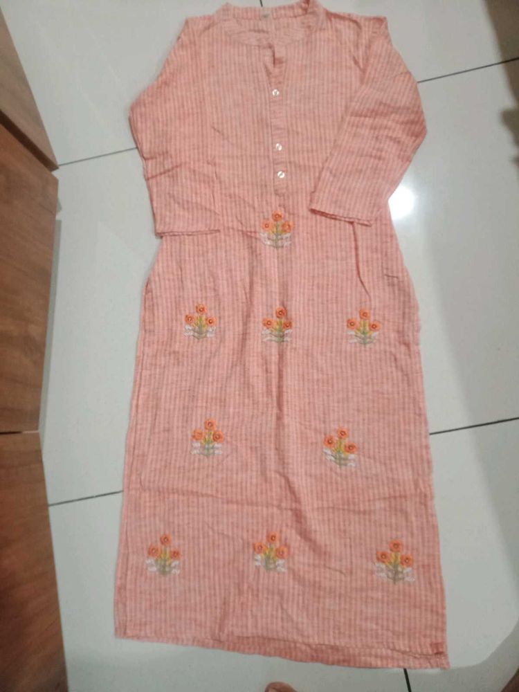 Elegant Embroidered Kurta