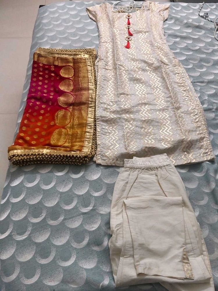 Elegant White &amp; Gold Kurta Set