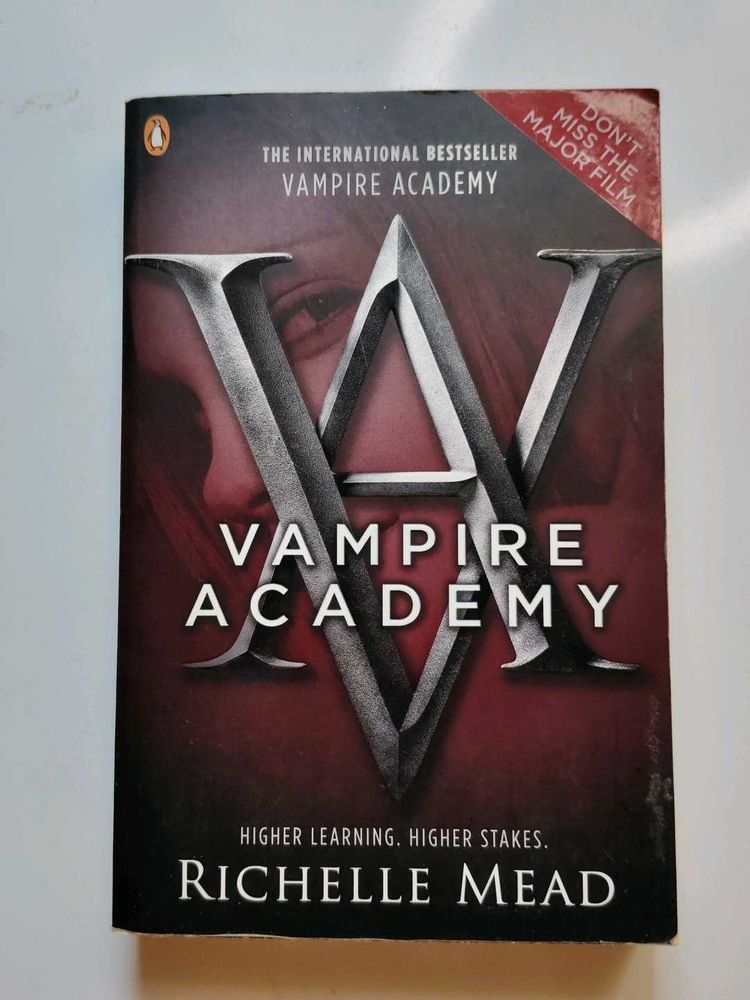 Vampire Academy by Richelle Mead