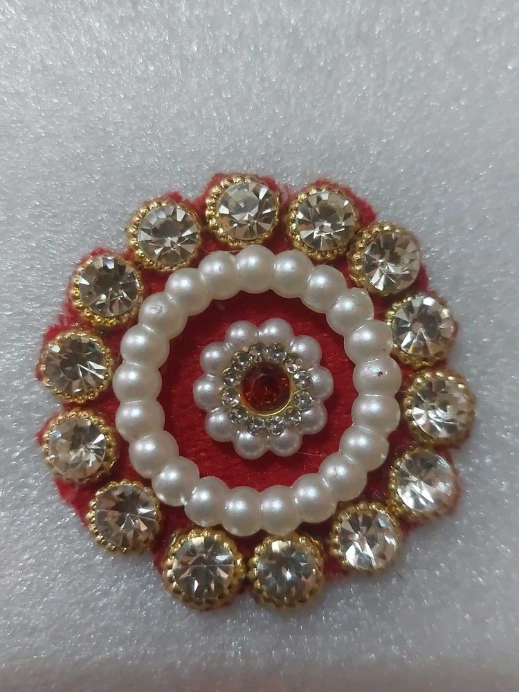 Elegant Pearl &amp; Rhinestone Brooch