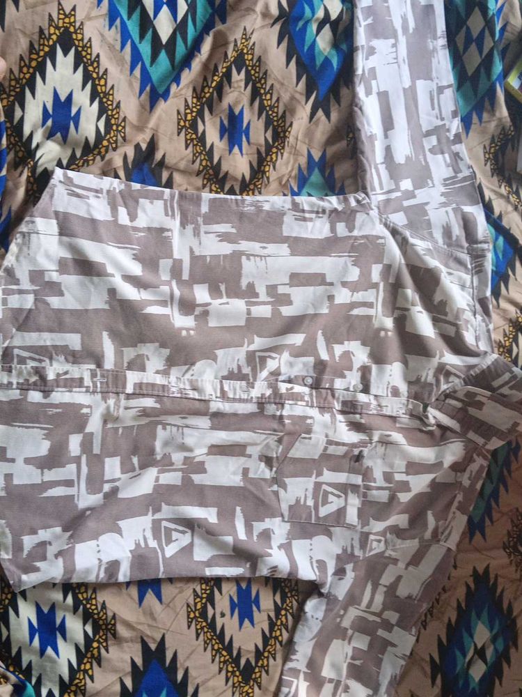 Patterned Men&#39;s Shirt