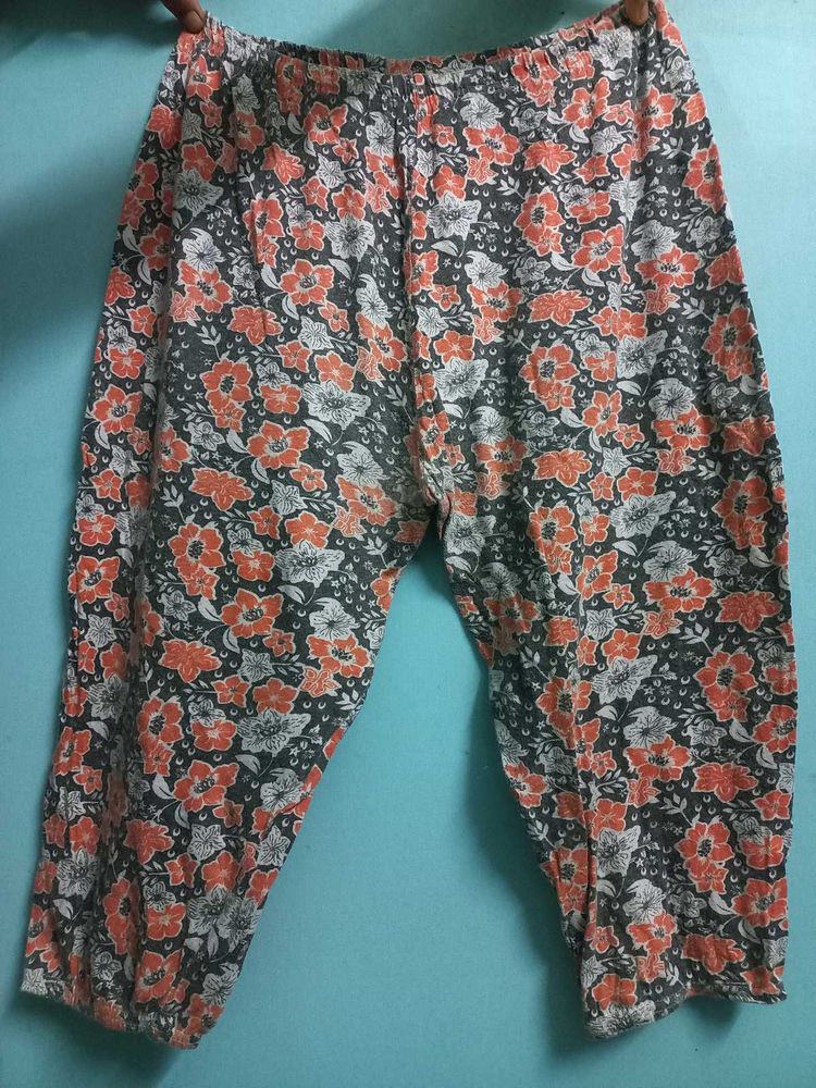 Floral Print Capri trouser 🟠