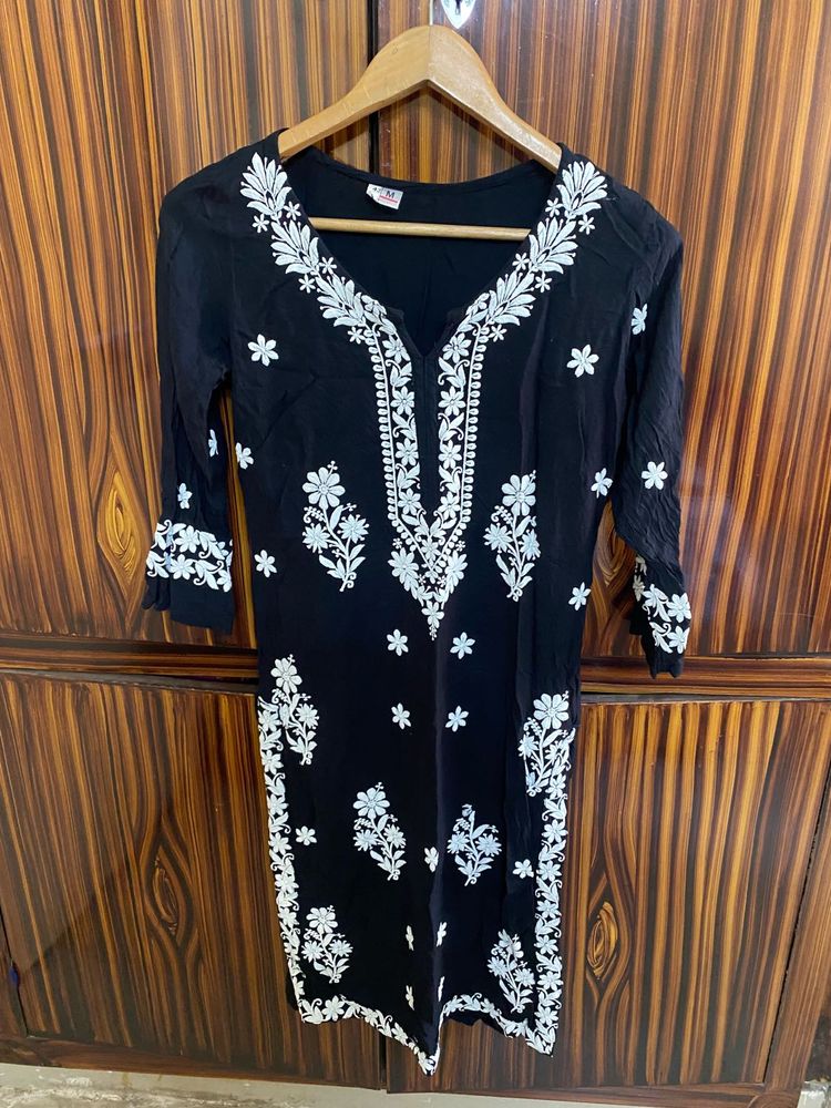 Elegant Black Embroidered Kurta set