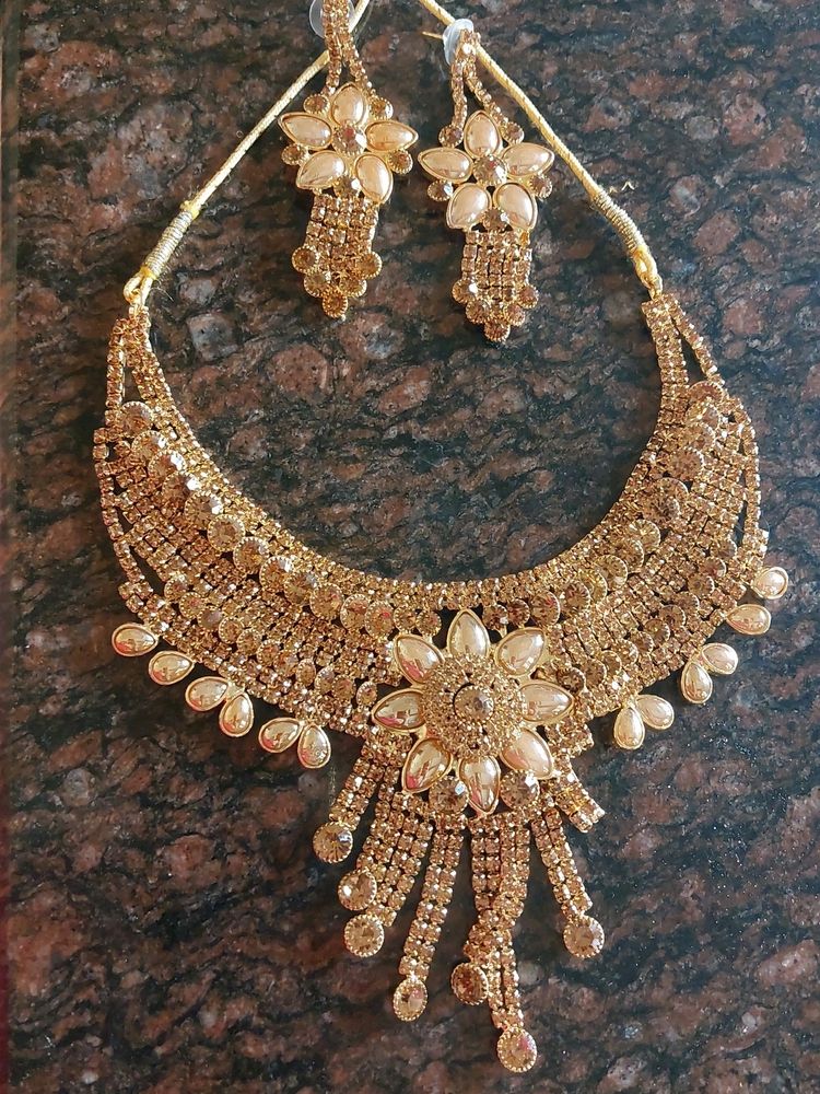 🏵🏵🏵Brand New Necklace 🏵🏵🏵