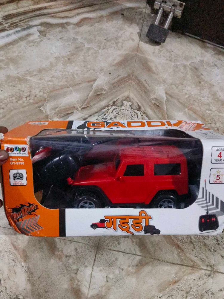 remote control car with caging
