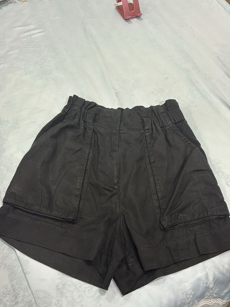 H &amp;M Black Shorts