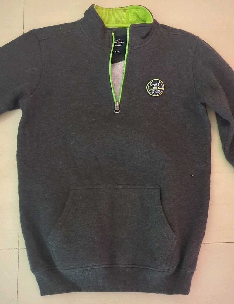 Stylish Gray Pullover Sweatshirt