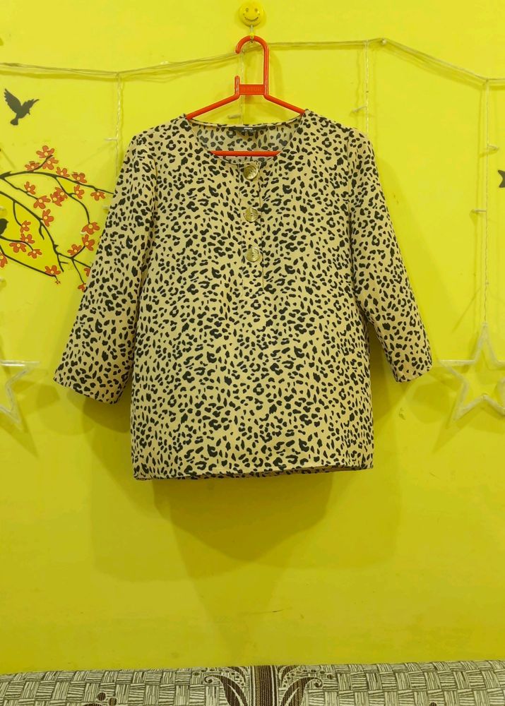 Cream Leopard Print Top🐆