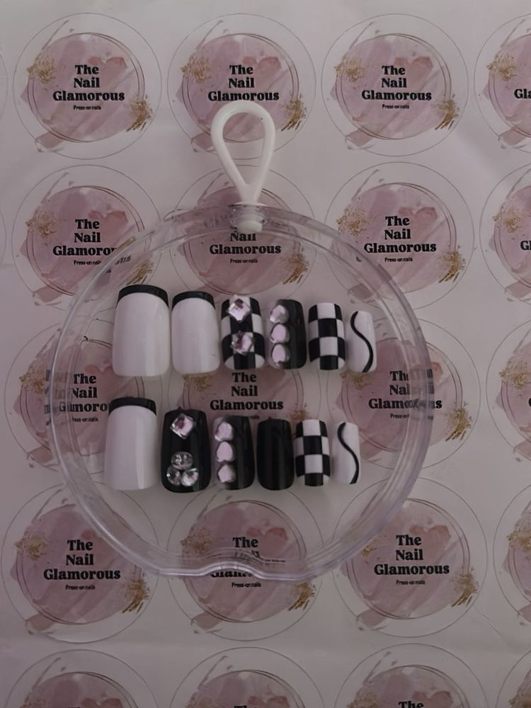 Black &amp; White Glamorous Press-On Nails