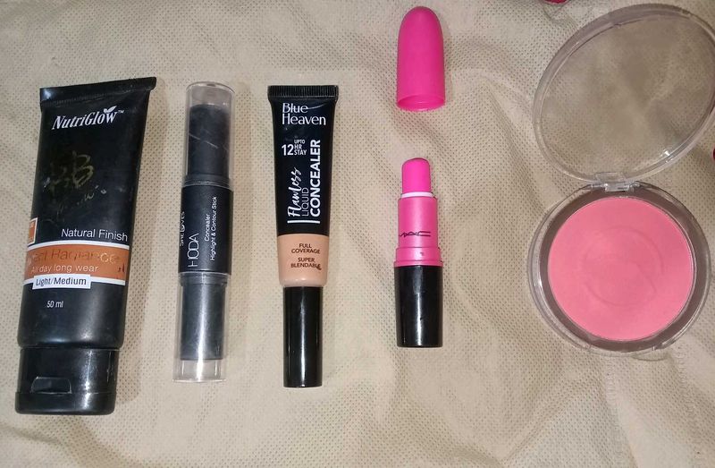 DAILY MAKE UP PRODUCTS