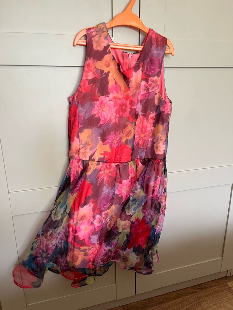 Pretty Dress For Girls