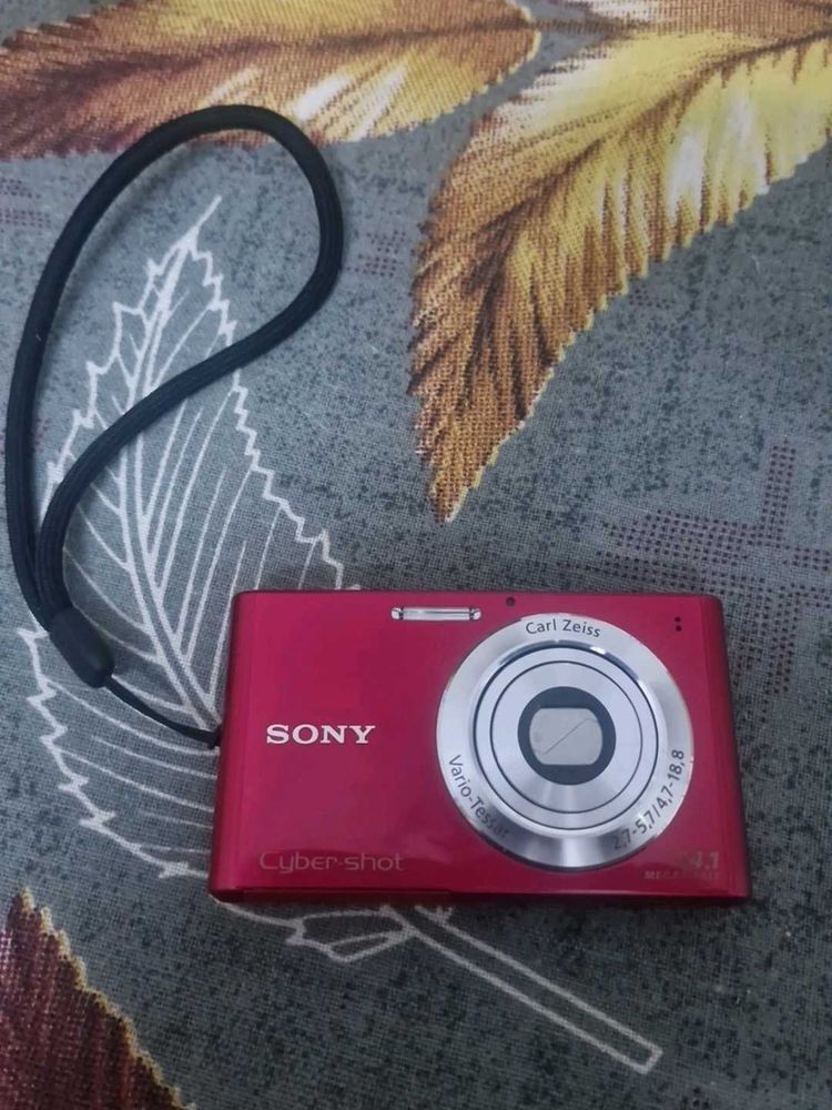 Sony Cybershot Camera without  any scrach