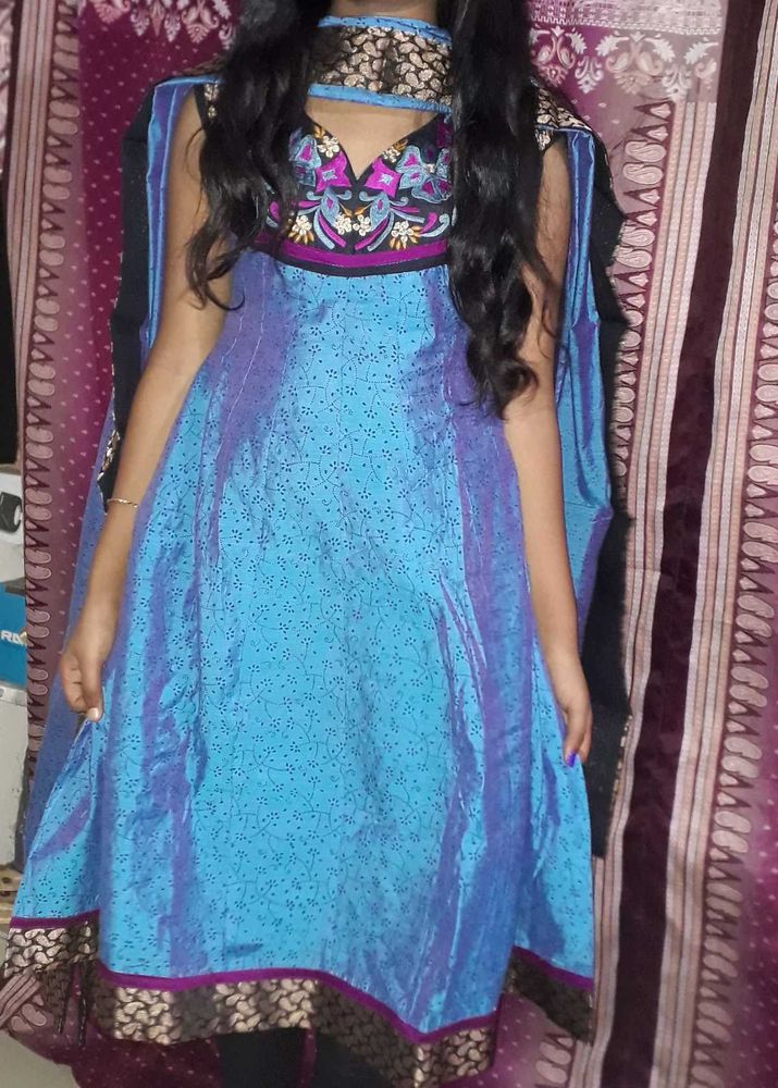 Elegant Ethnic Kurta Set kurti + duppata