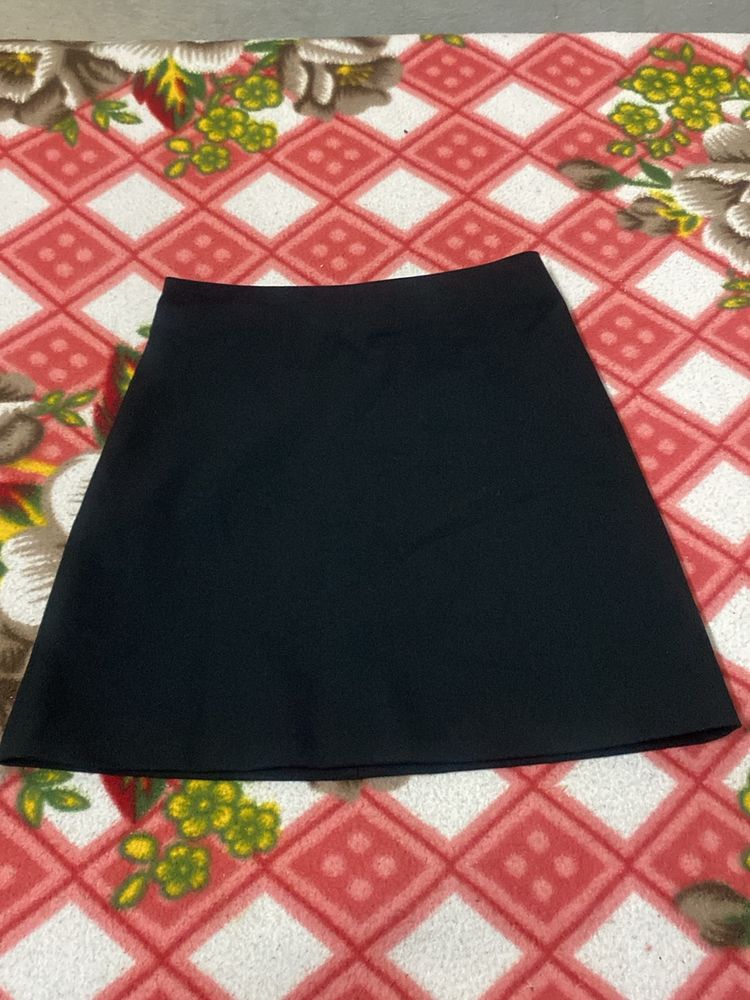 H&amp;M Jet Black Skirt