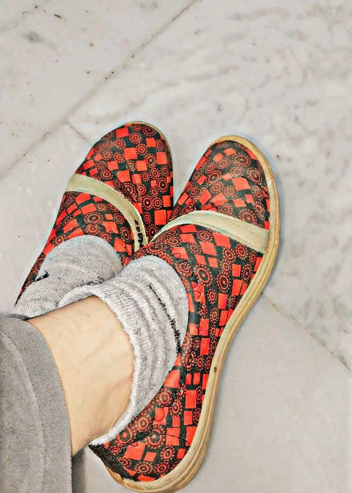 Patterned Casual Shoes