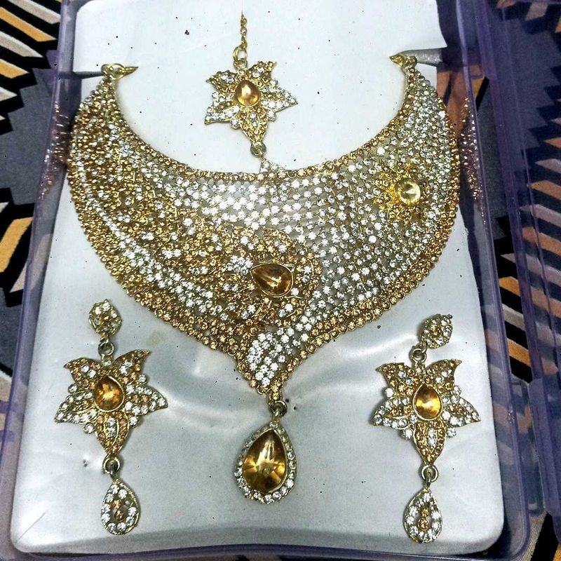 Stunning Bridal Jewelry Set
