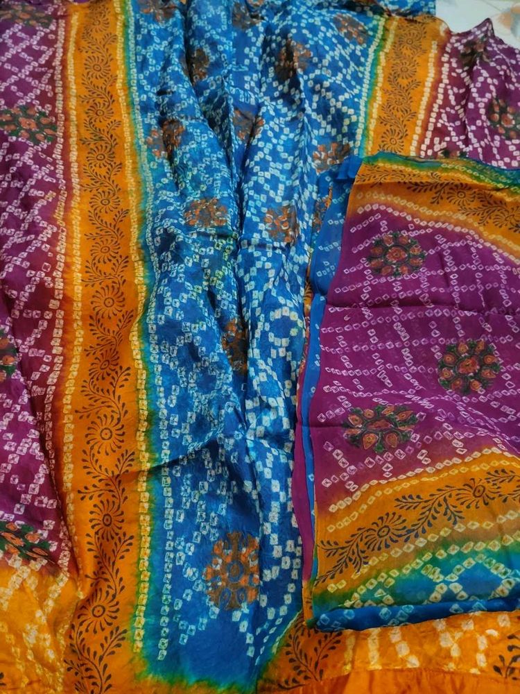 Bandhej lehnga and chunni