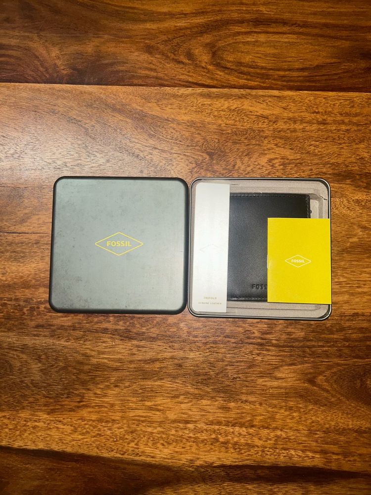 Fossil Black Leather Wallet With Separate Coin Zip