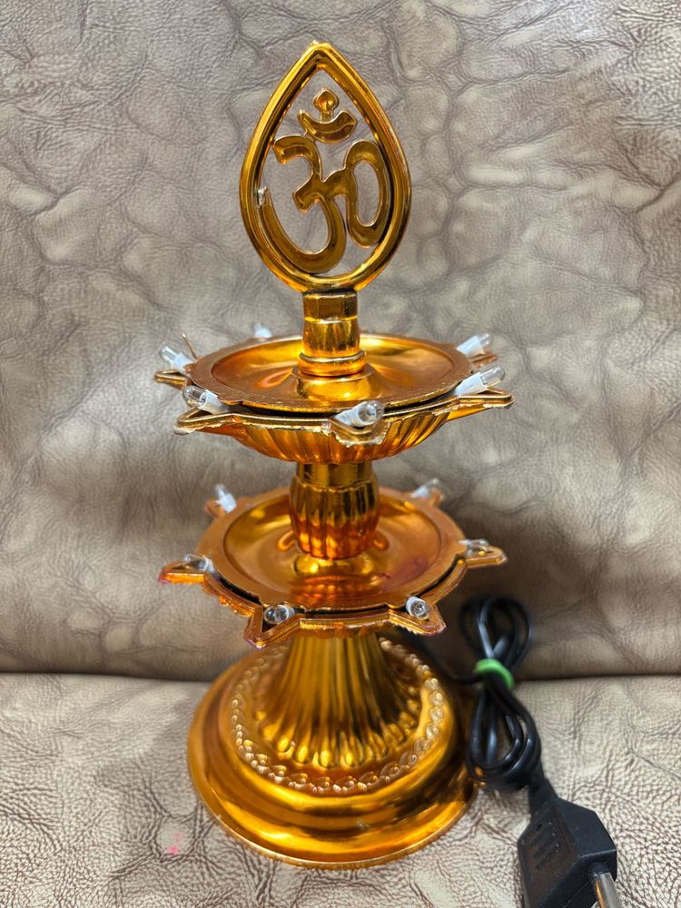 Golden Om Diya