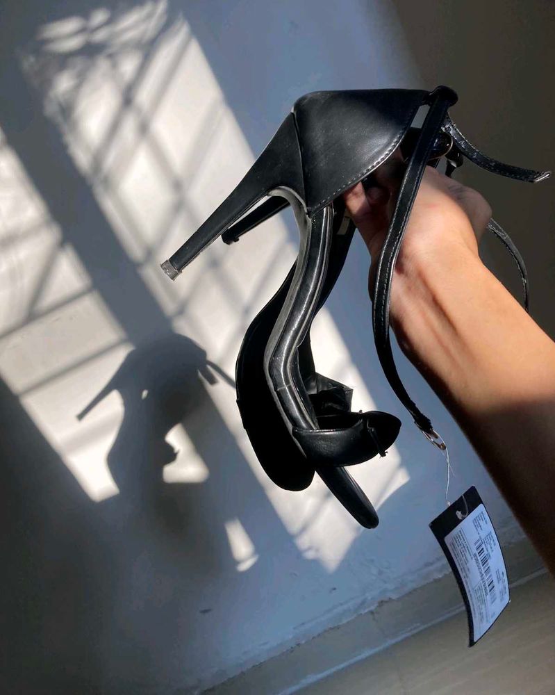 Elle Women&#39;s Black Ankle Strap Stilettos