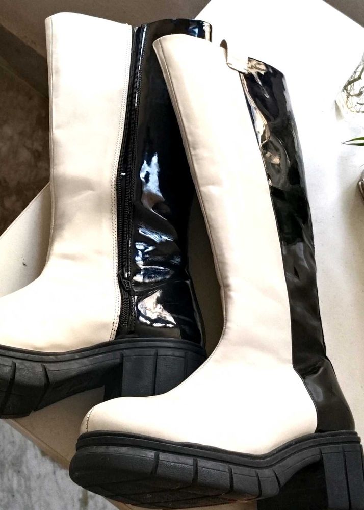 Second-Hand Boots in Great Condition