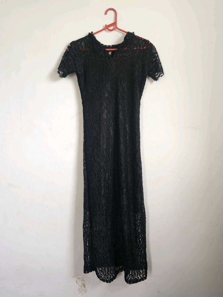 Elegant Black Lace Maxi Dress