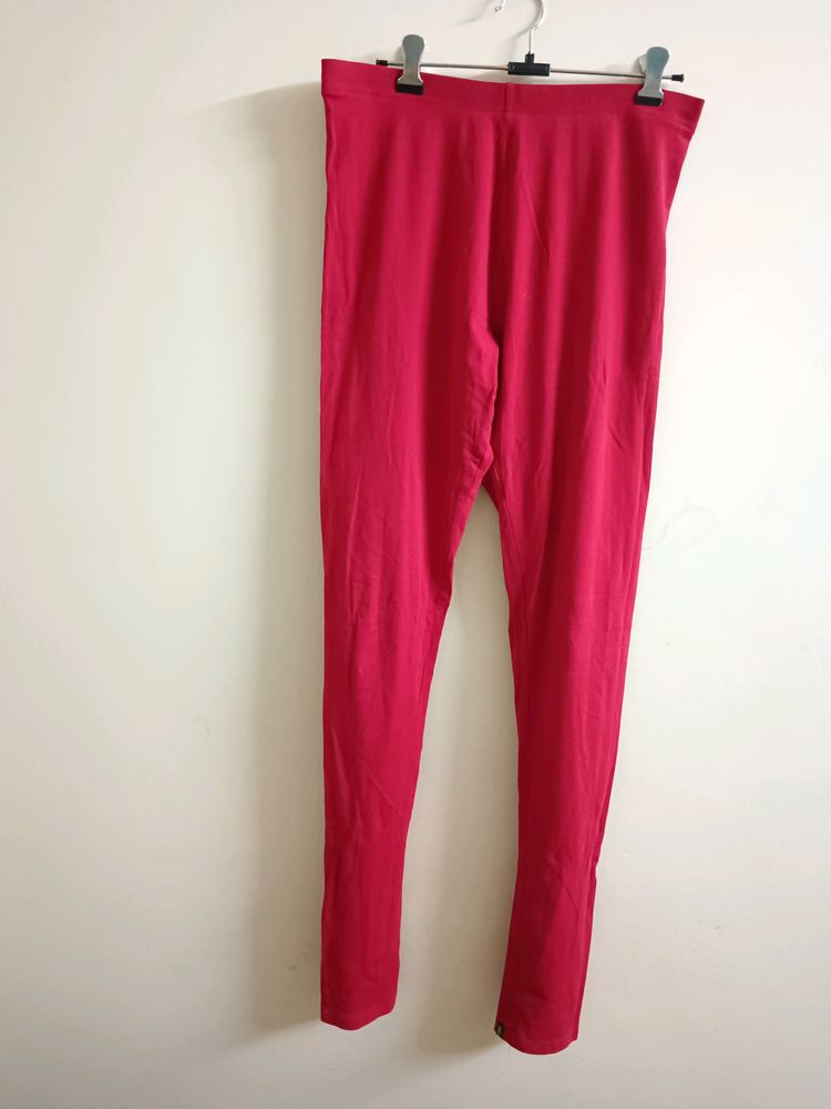 Avaasa Red Leggings