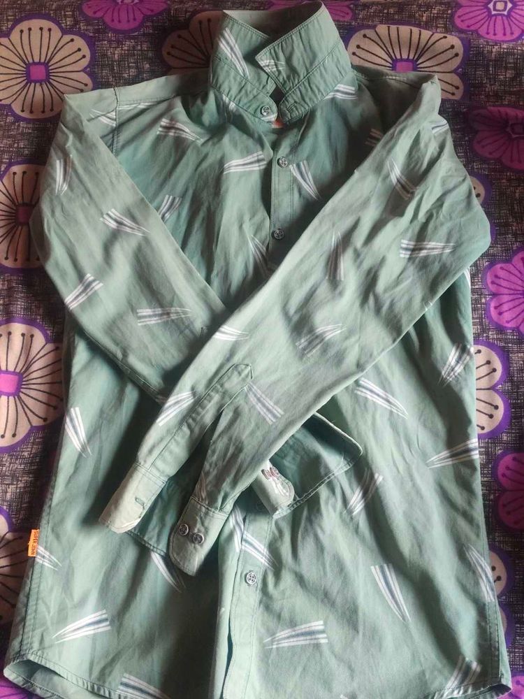 Stylish Green Patterned Shirt m size best shir