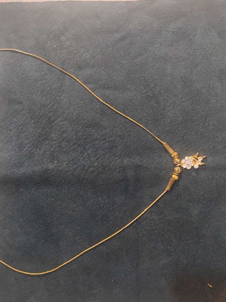 Gold Tone Floral Pendant Necklace