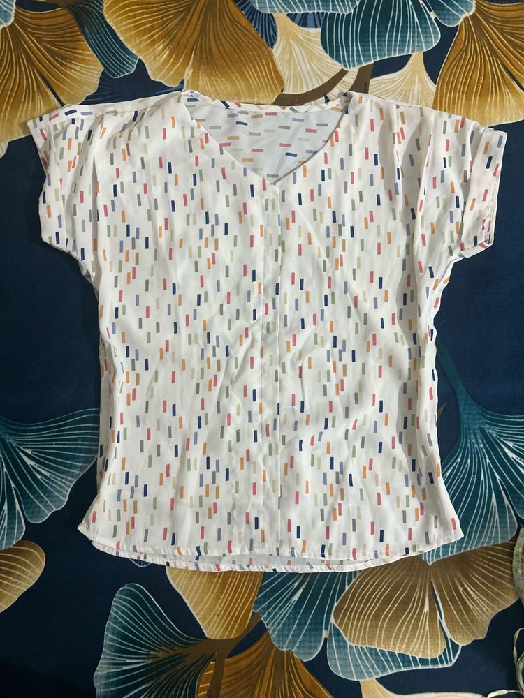 Patterned V-Neck Top