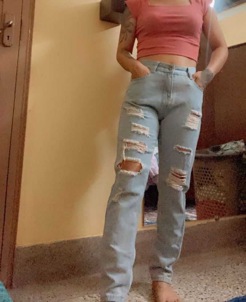 Price Drop ‼️Torn Distress Jeans