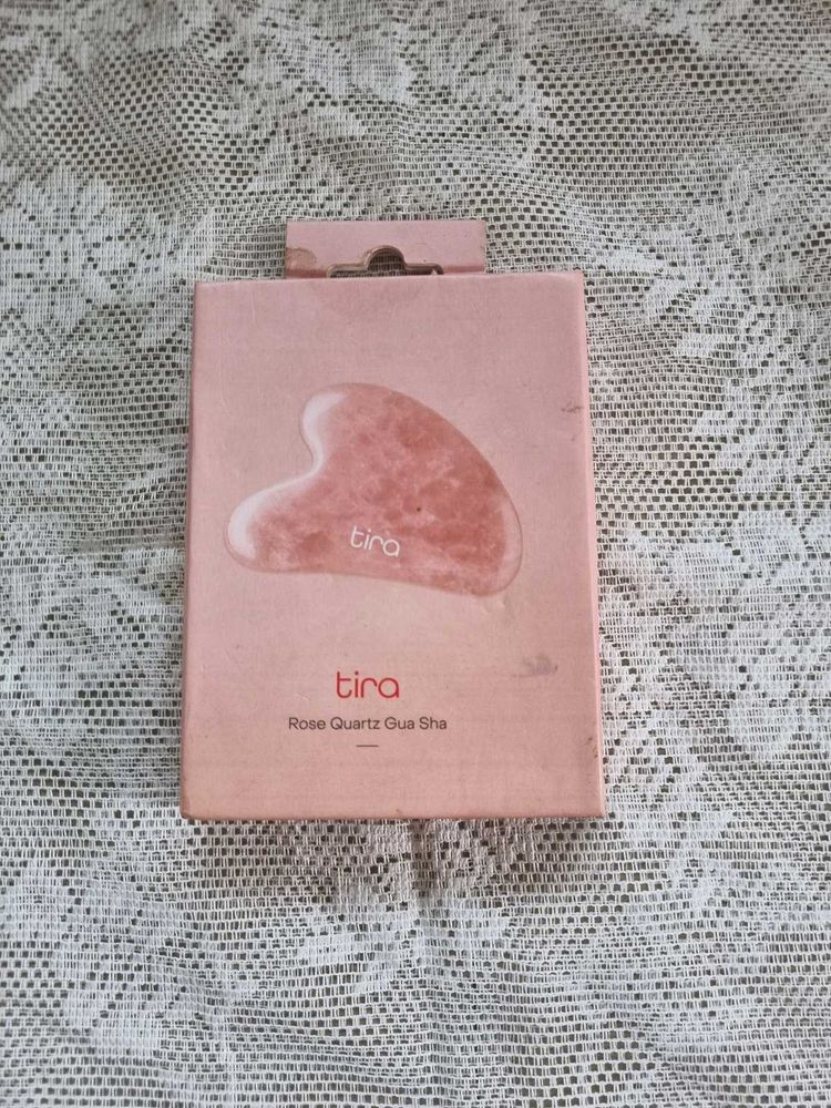 Tira Rose Quartz Gua Sha Face Moisturising Stone