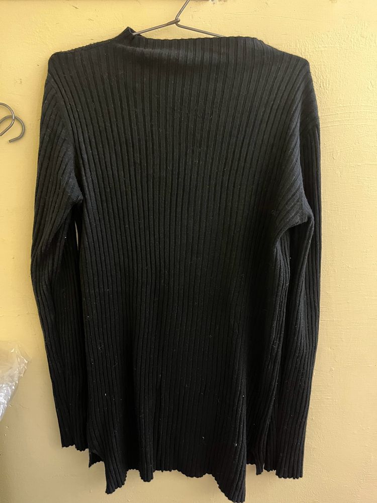 oversized black top