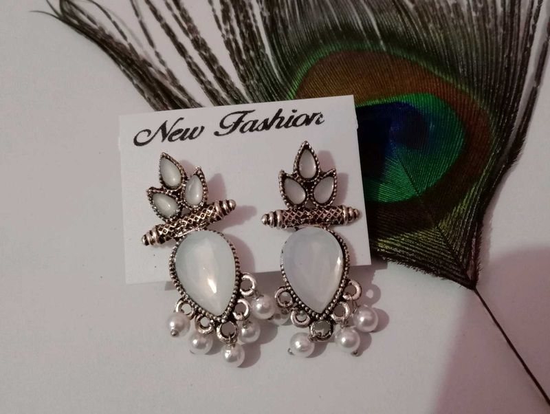 Floral Frost: Oxidized White Drop Earrings