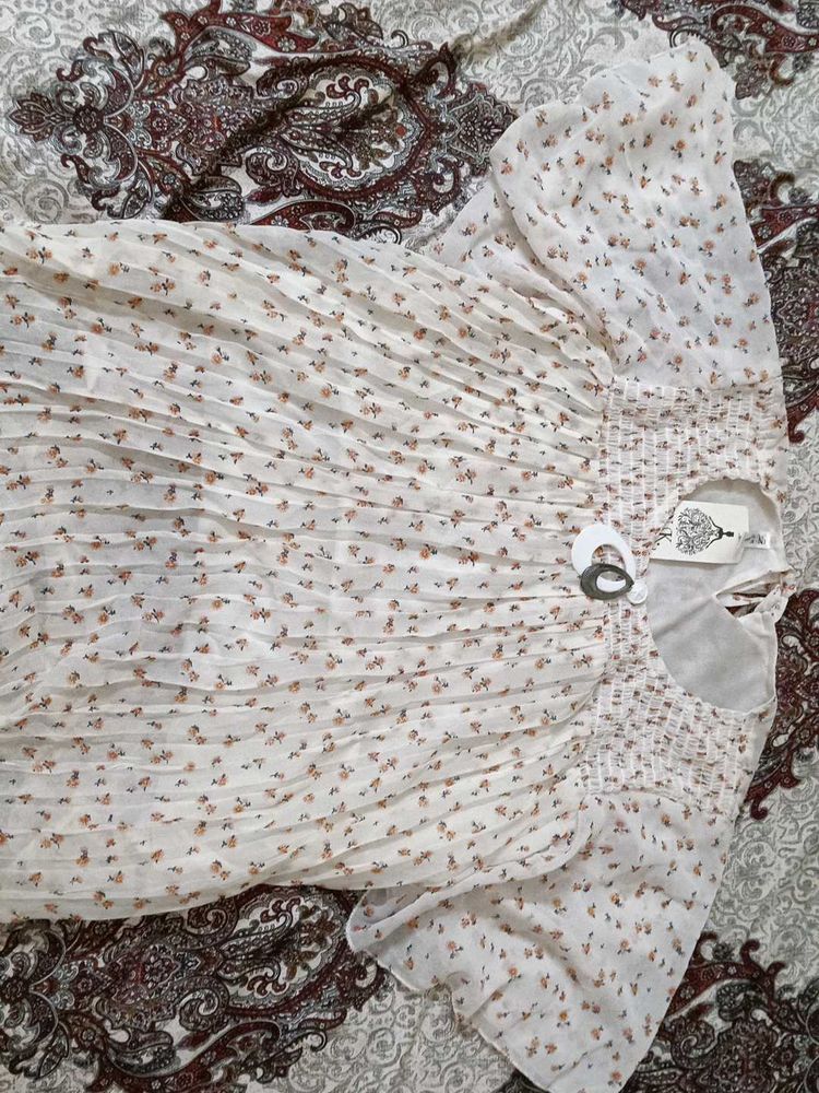 Floral Print Pleated Top