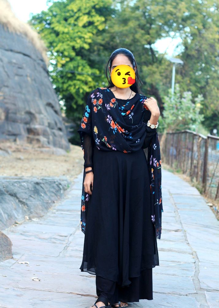 Woman Kurta And Dupatta Set
