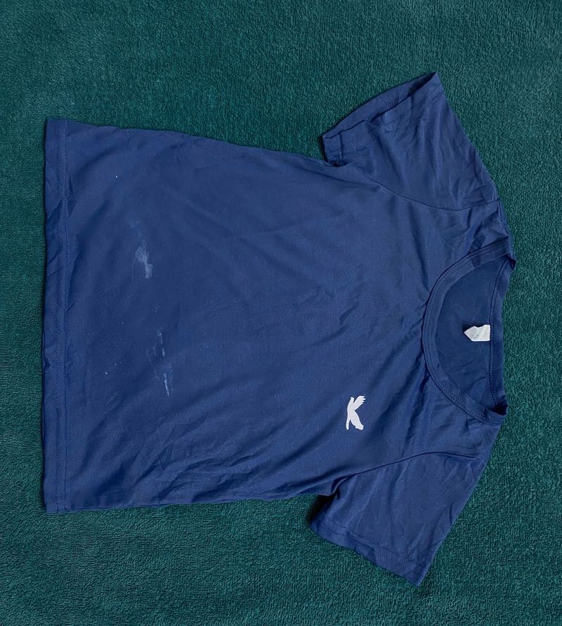 BLUE FITTED TEE Price Is Negotiable!!!!!