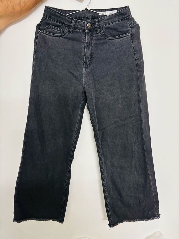 Wide Leg Cropped Black Jeans