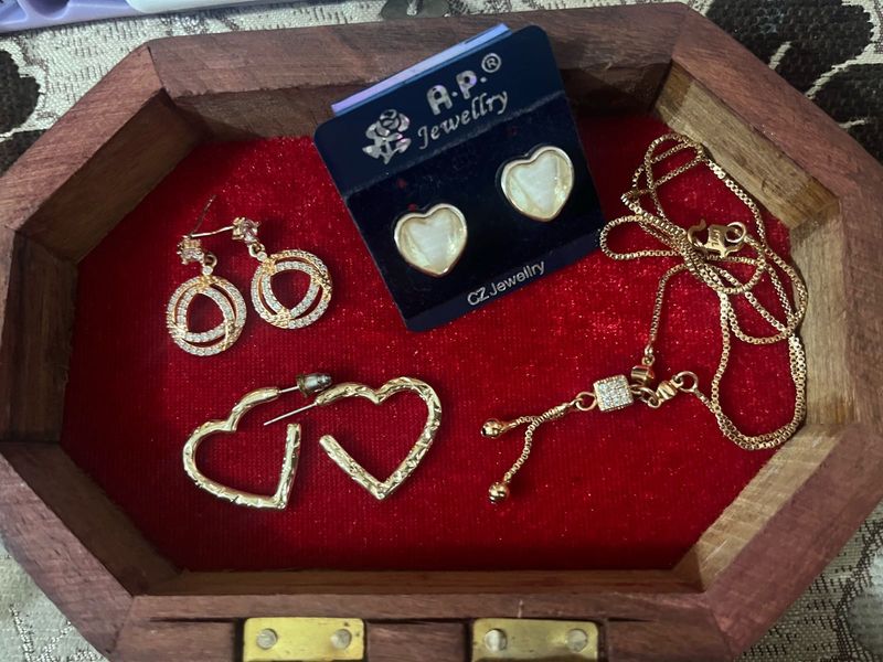 3 Cute and coquette Earrings with a beautiful,deli