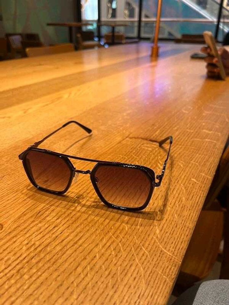 Stylish Aviator Sunglasses
