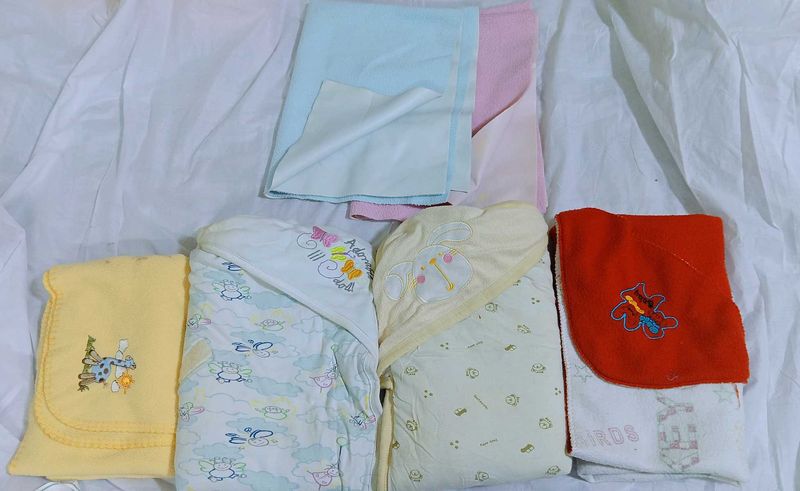 combo of Baby Blankets cum holding towels/bedding,