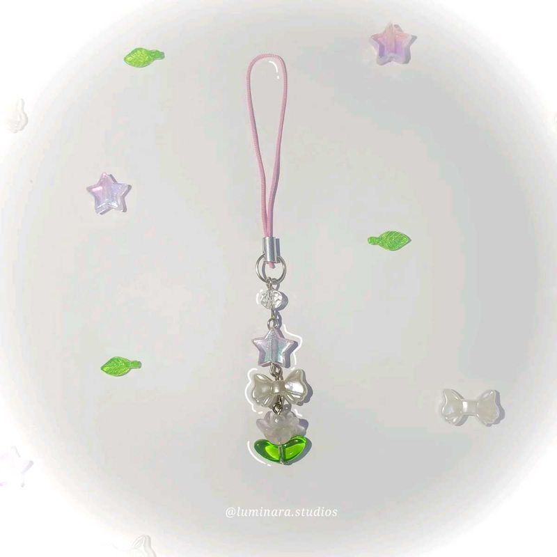 ₊˚⊹౨ pink flower phone charm / keychain ৎ ₊˚⊹