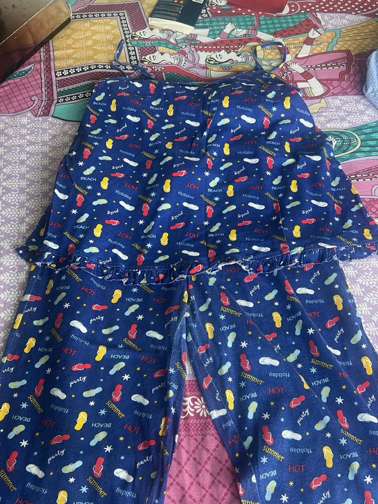 Zivame Small Size spaghetti&amp;  Capri Set Night Wear