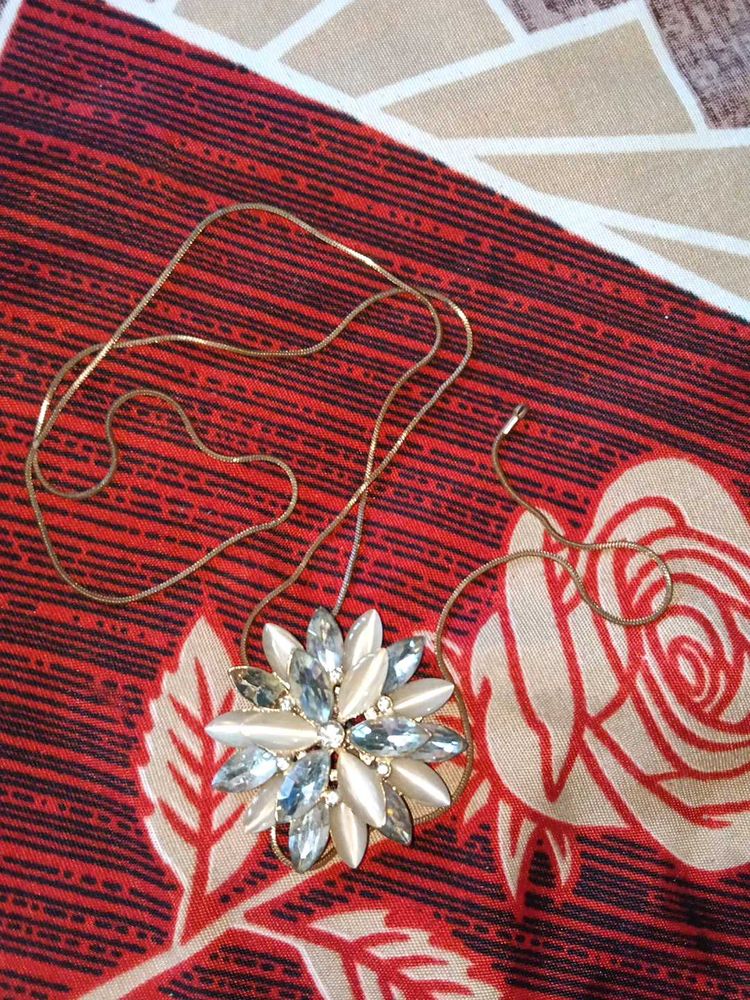 Flower Pendant Necklace