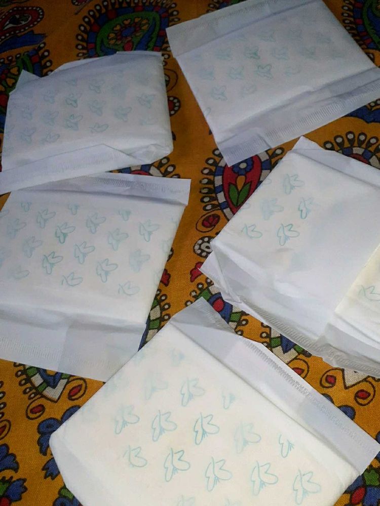 Stayfree Dry Max Menstrual Period pads Ultra Thin