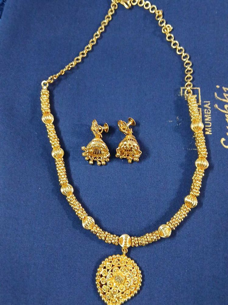 Elegant Gold-Toned Necklace Set