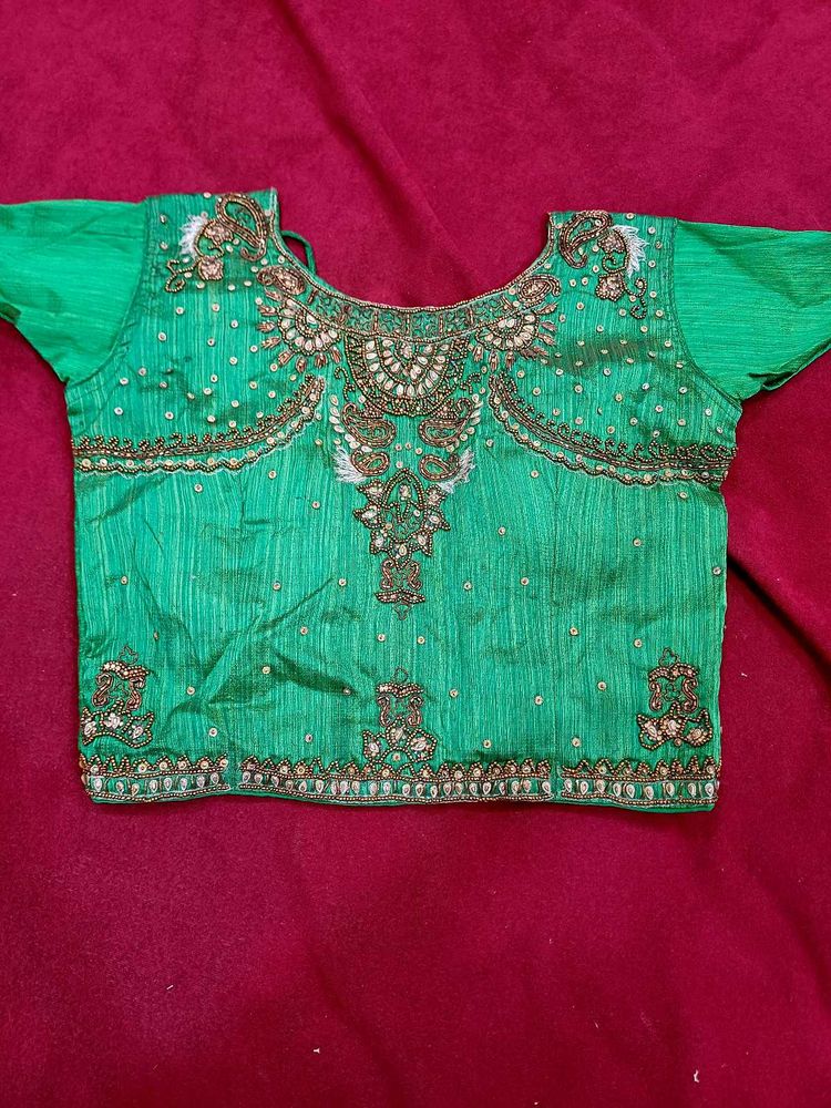 Mehandi Skrit And Top