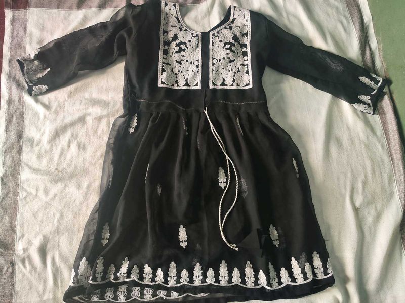 White Tread Embroidery Chikankari Short Kurti