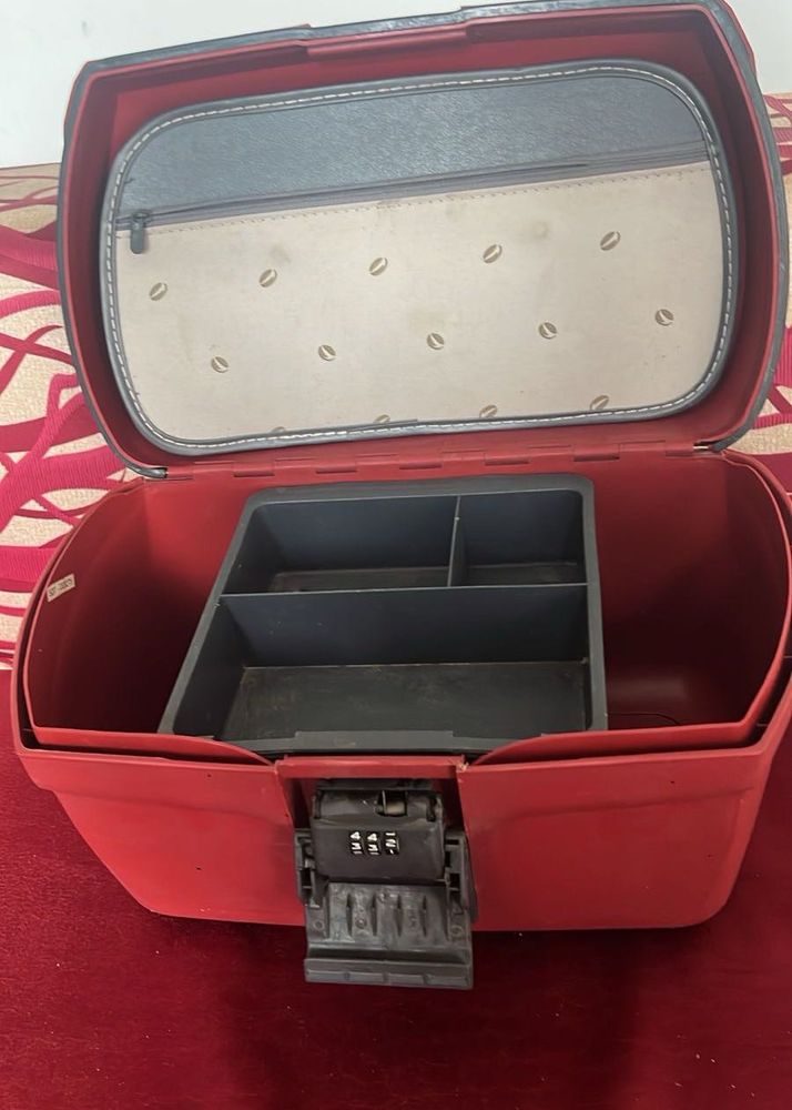 VIP Vanity Case
