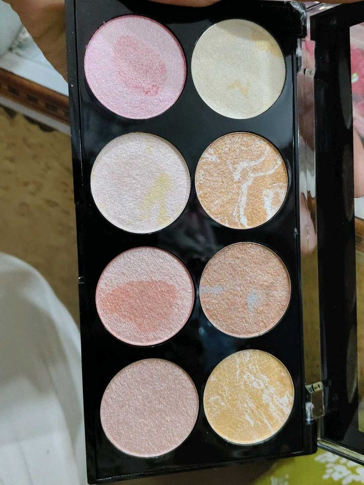blusher with Highlighter Palette